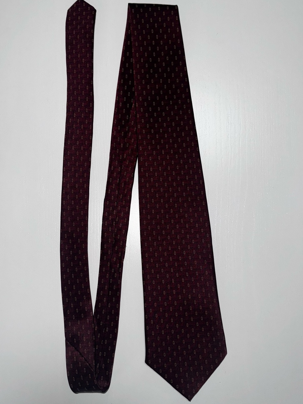 Condition pre-owned good.
Silk 100%